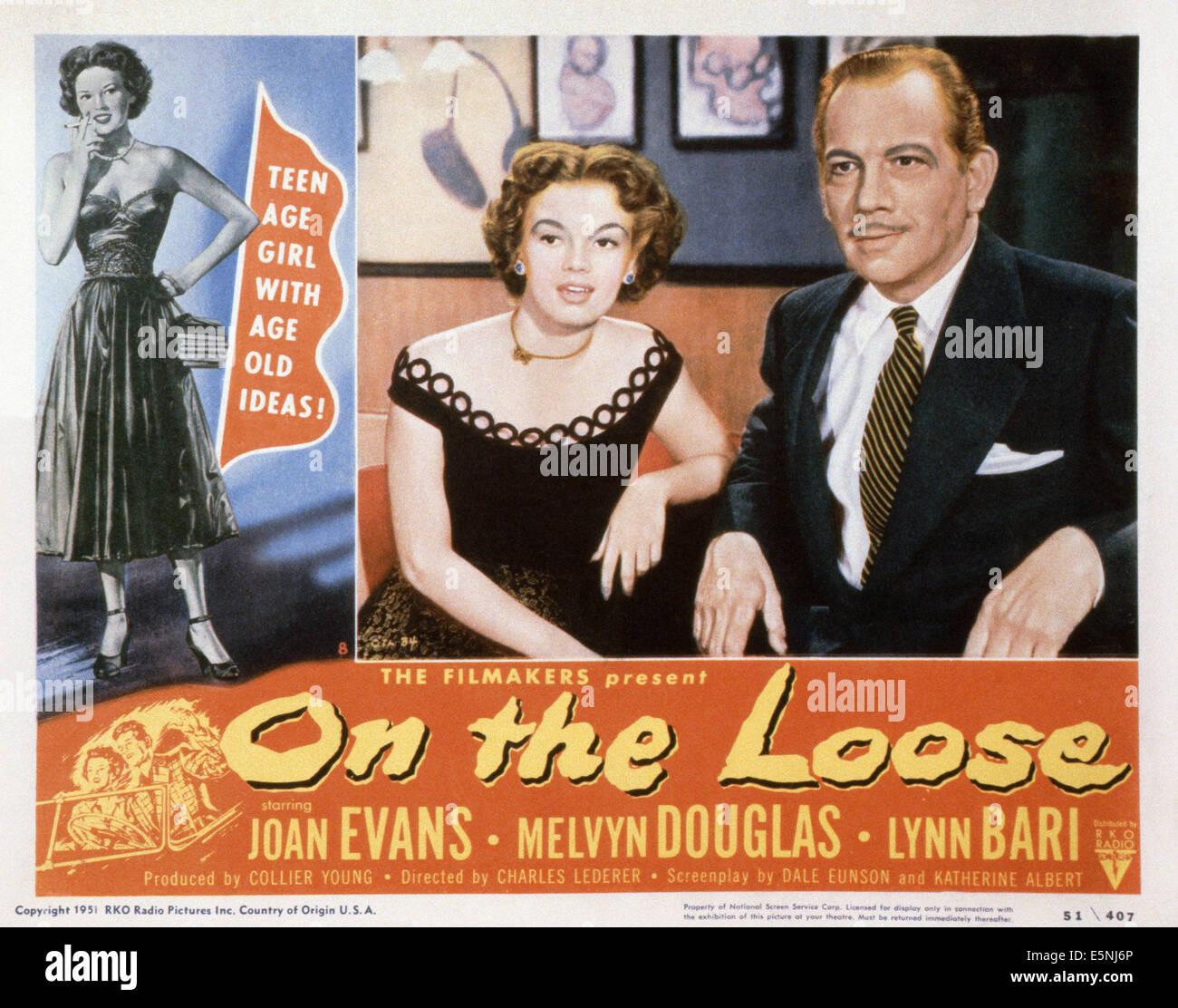 Sulla sciolto, noi lobbycard, da sinistra: Joan Evans, Melvyn Douglas, 1951 Foto Stock