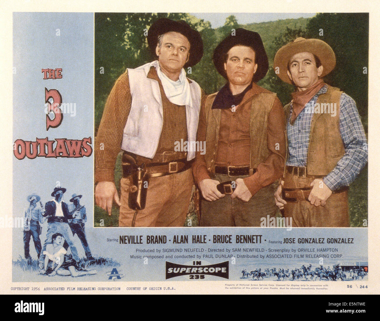 I tre fuorilegge, noi lobbycard, da sinistra: Alan Hale Jr, Neville Brand, Robert Christopher, 1956 Foto Stock