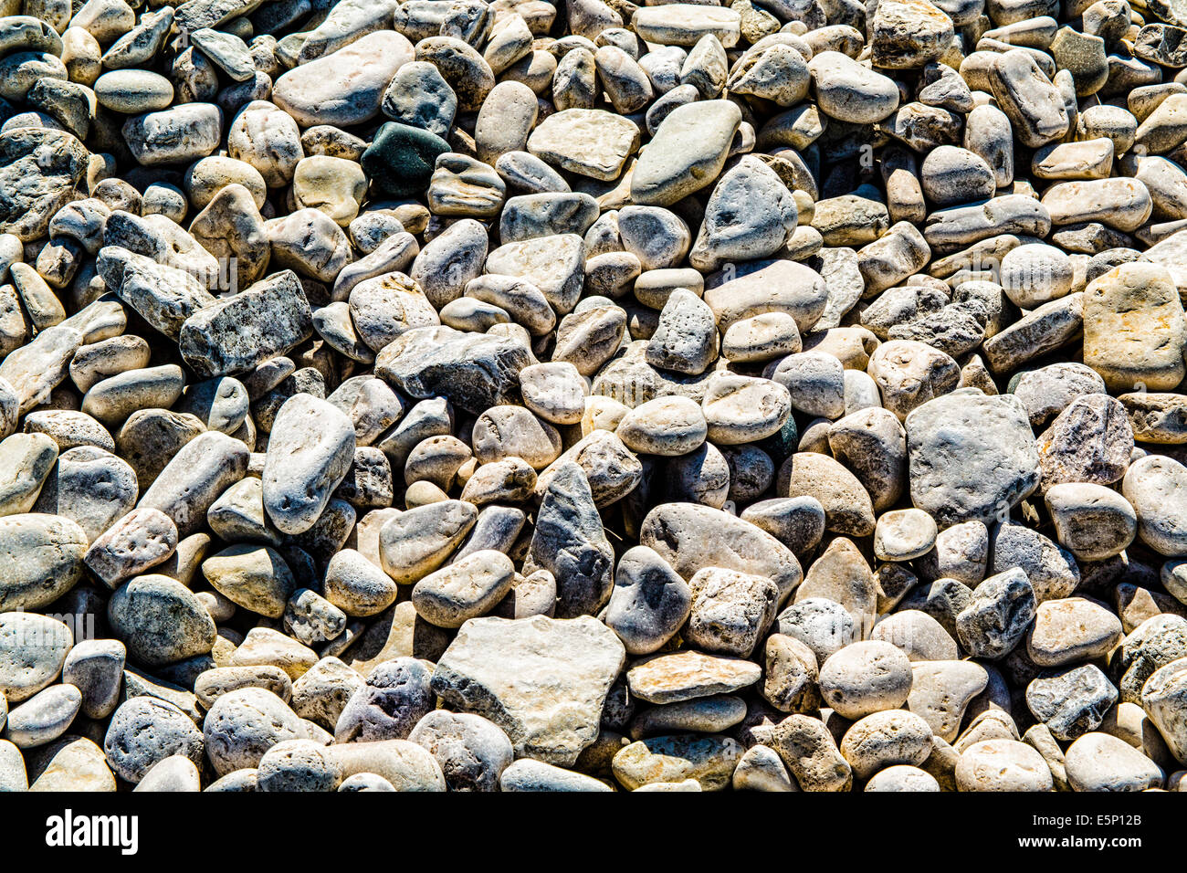 I ciottoli sulla spiaggia Foto Stock