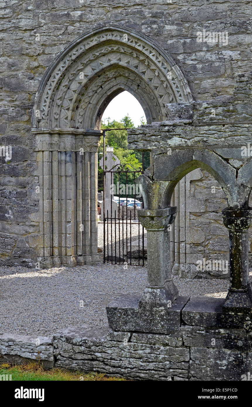 Porta nord delle rovine della abbazia di Cong, Cong, County Mayo, Irlanda un ex Abbazia Agostiniana del XIII secolo Foto Stock