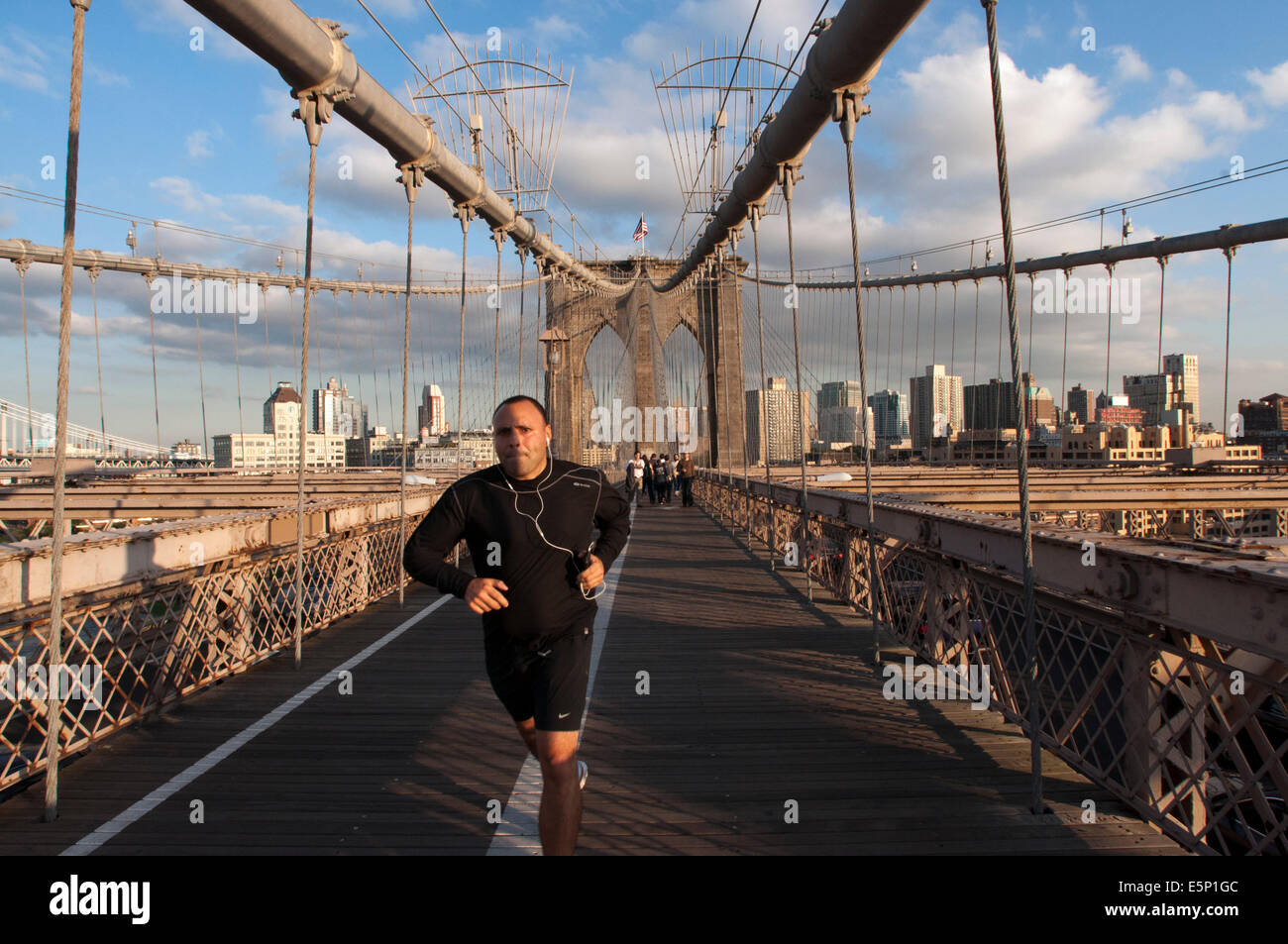 Il Ponte di Brooklyn a New York City Stati Uniti d'America Nord America. Ponte di Brooklyn . Costruito tra il 1870 e il 1883 , e in Foto Stock