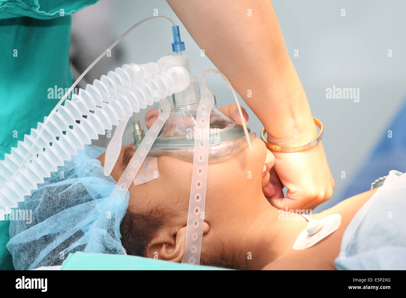 Maschera per anestesia immagini e fotografie stock ad alta risoluzione -  Alamy