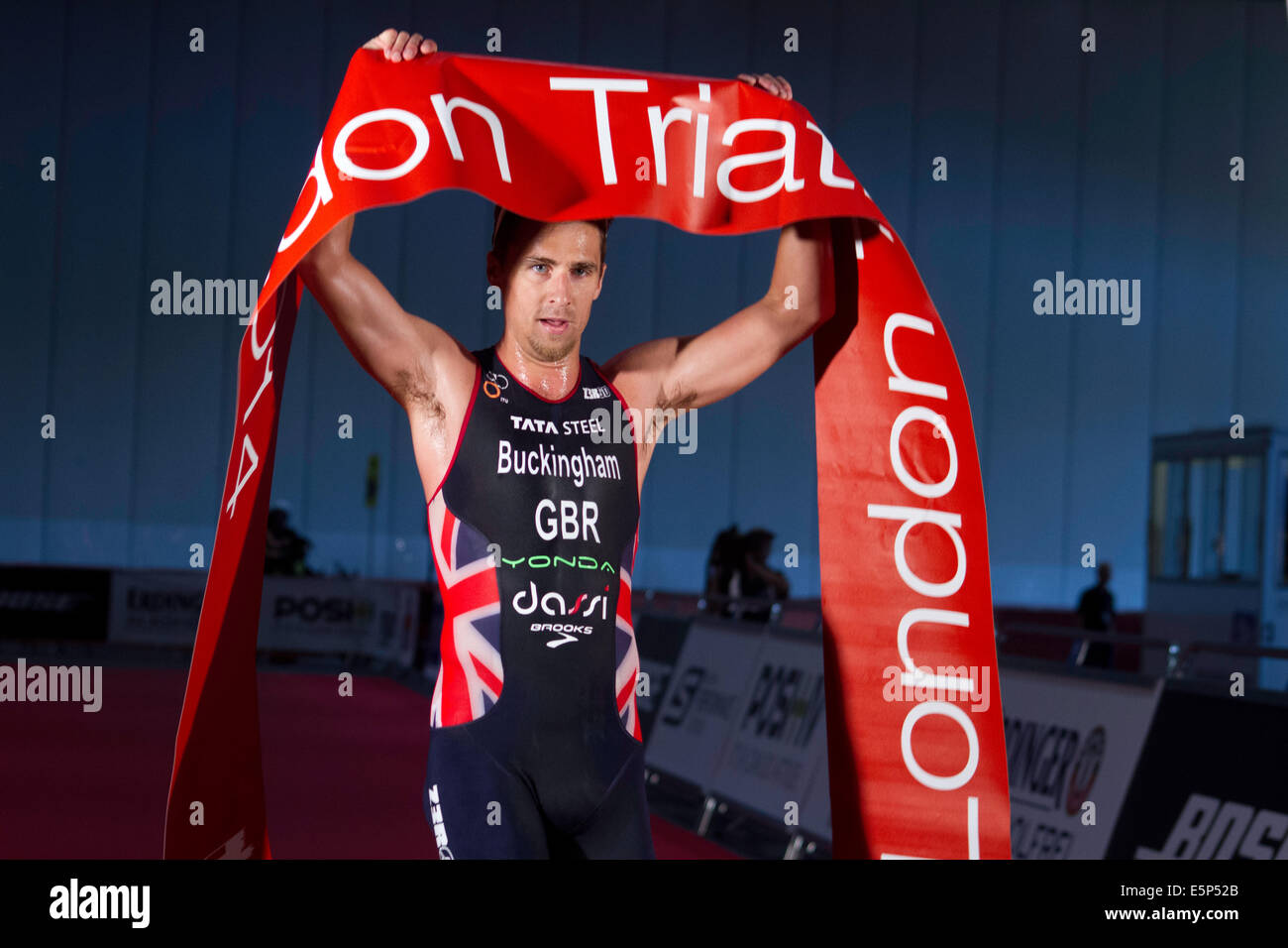 Mark Buckingham vincitore del mens Triathlon di Londra Foto Stock