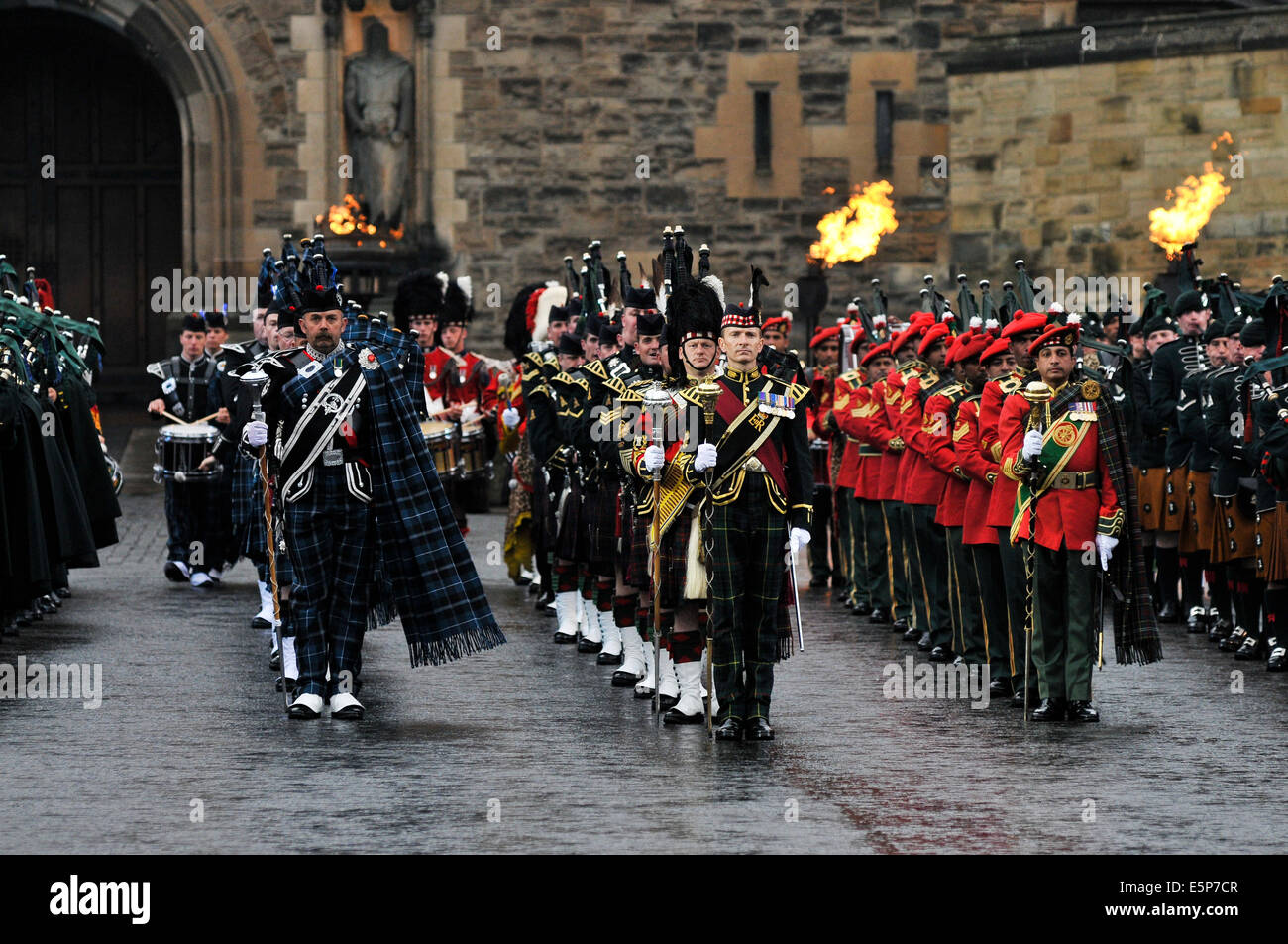 Edimburgo, Scozia, Regno Unito. Il 2 agosto 2014. Il Royal Edinburgh Tattoo militare avviene sulla spianata della famosa in tutto il mondo e Foto Stock