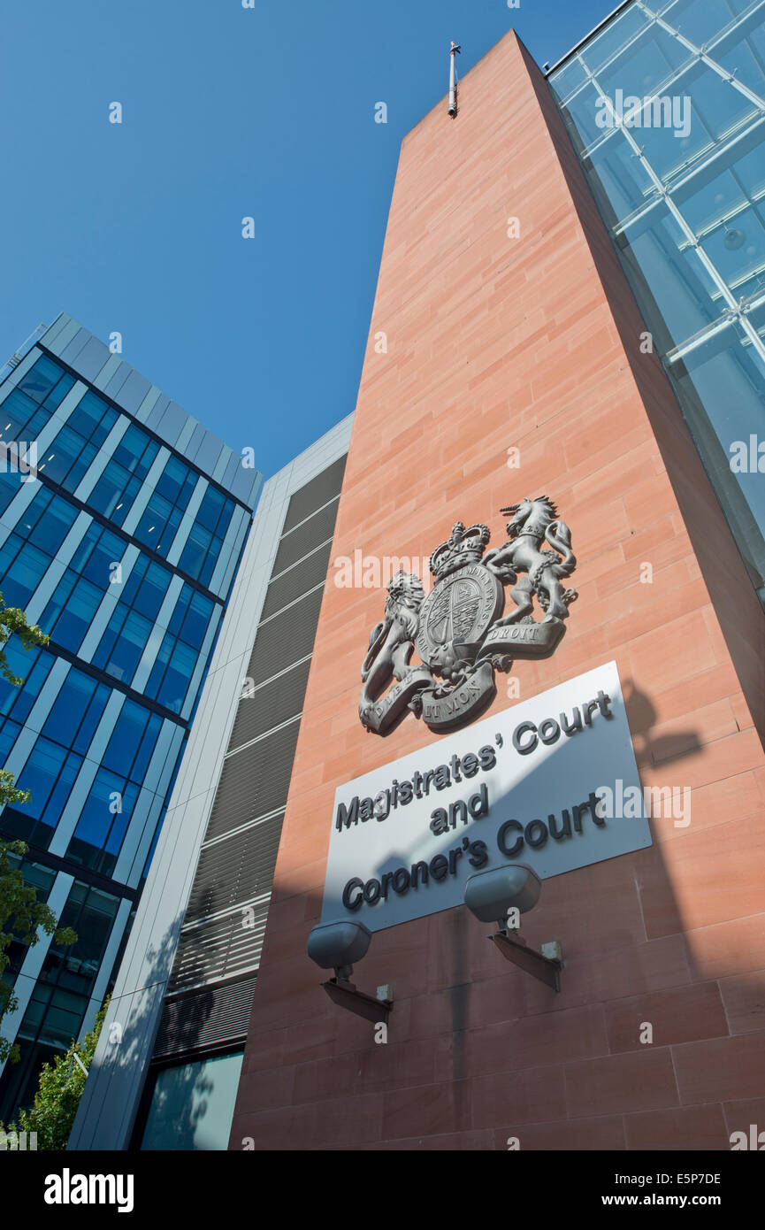 La segnaletica del Manchester Pretura e Coroner's Court vicino Spinningfields in Manchester. Foto Stock