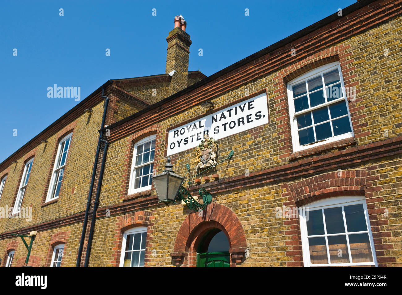 Esterno del Royal Native Oyster memorizza in Whitstable Kent England Regno Unito Foto Stock