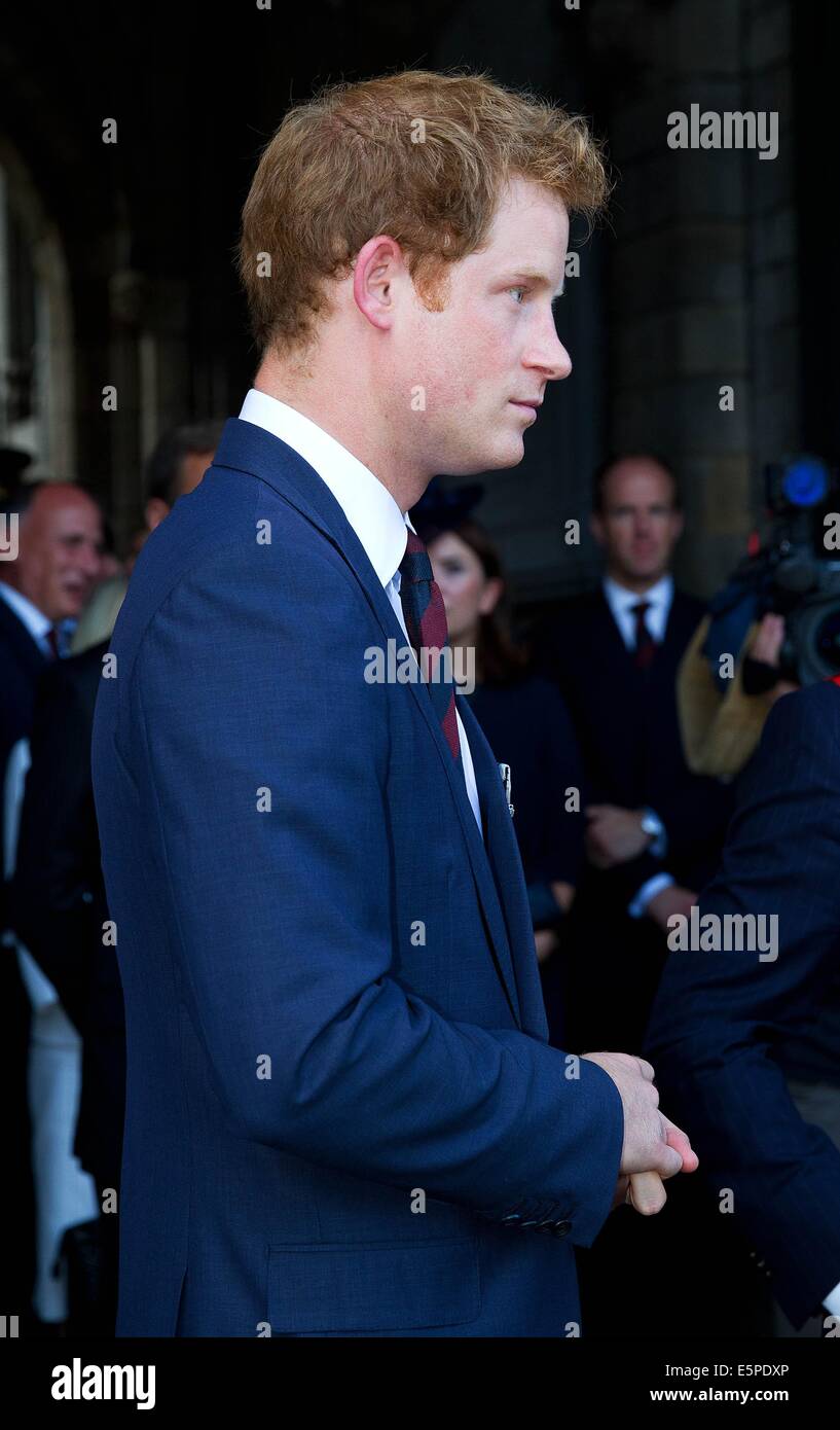 Mons, Belgio. 04 Ago, 2014. La Gran Bretagna è il principe Harry (Henry) assiste la commemorazione per il centesimo anniversario dello scoppio della Prima Guerra Mondiale a Mons town hall a Mons in Belgio, 04 agosto 2014. Foto: RPE/Albert Philip van der Werf// /dpa - NESSUN SERVIZIO DI FILO-/dpa/Alamy Live News Foto Stock