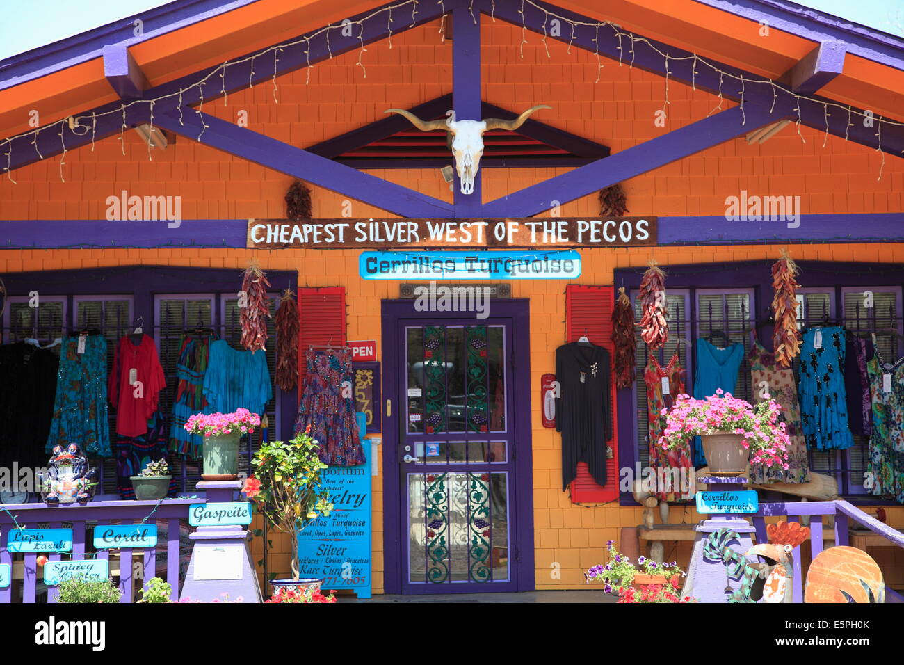 Shop, Madrid, ex cittadina mineraria nelle montagne di Ortiz, turchese Trail, Nuovo Messico, Stati Uniti d'America, America del Nord Foto Stock