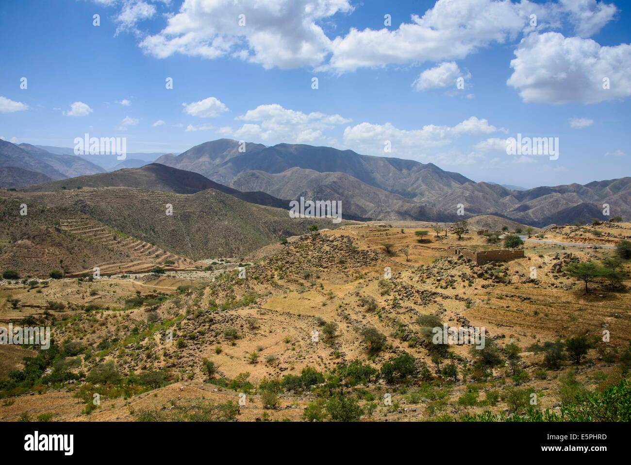 Vista sulle montagne lungo la strada che da Massaua ad Asmara, Eritrea, Africa Foto Stock