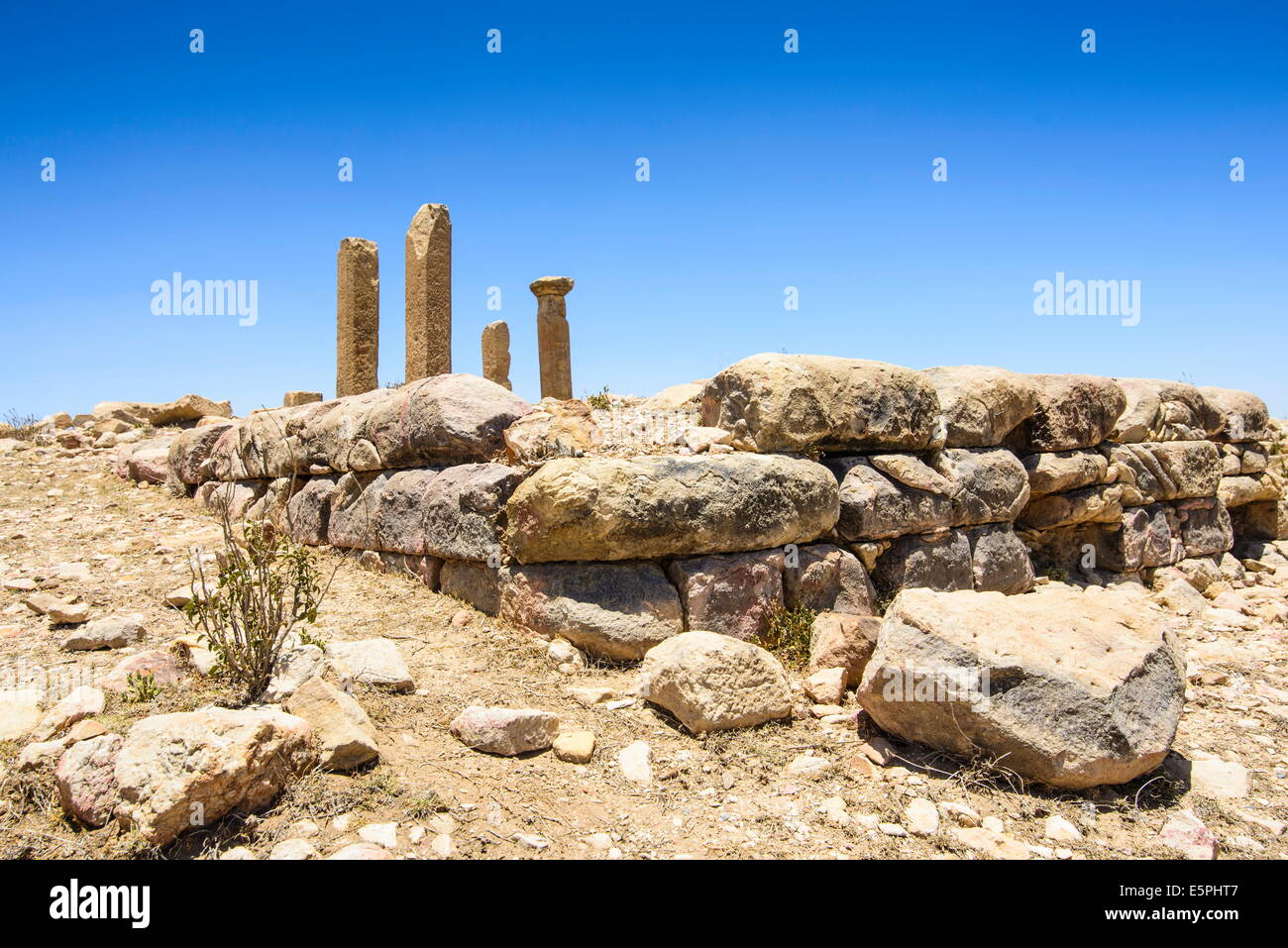 Le colonne di una struttura in rovina a Pre-Aksumite insediamento di Qohaito, Eritrea, Africa Foto Stock