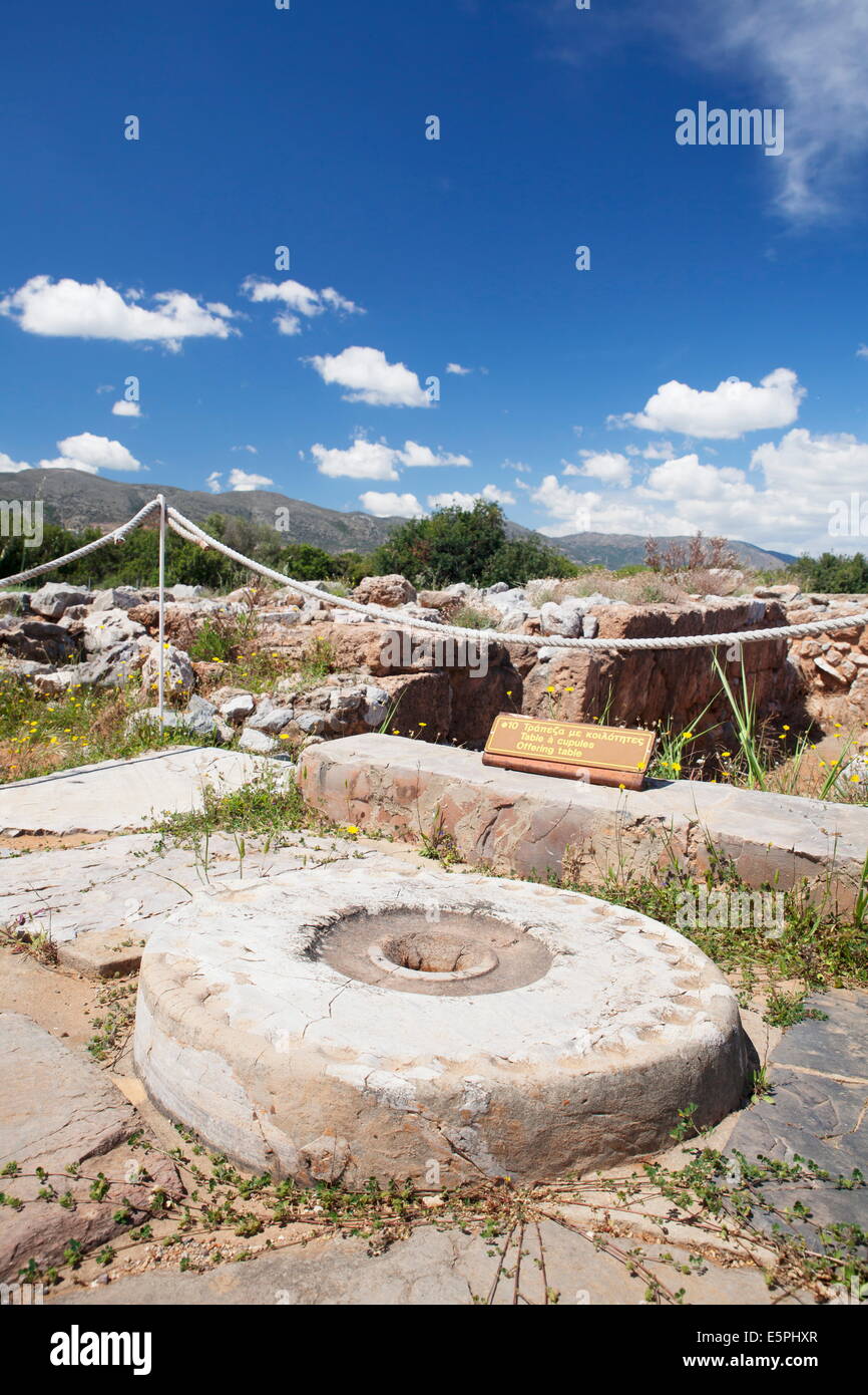 Kernos PIETRA, palazzo minoico, sito di scavo, Malia, Heraklion, Creta, Isole Greche, Grecia, Europa Foto Stock