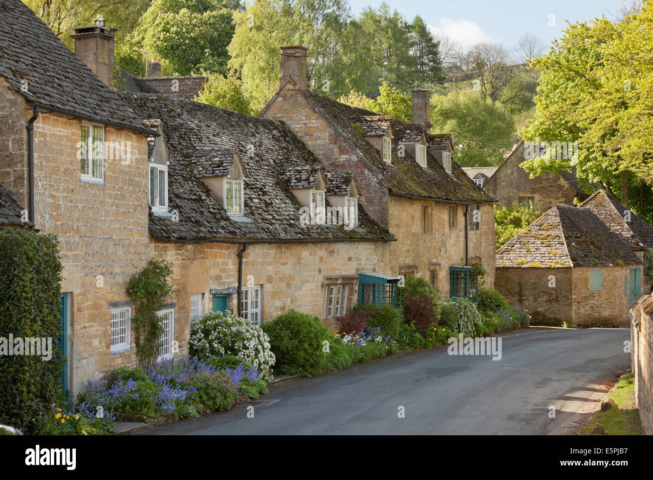 Cotswold cottage in pietra, Snowshill, Cotswolds, Gloucestershire, England, Regno Unito, Europa Foto Stock