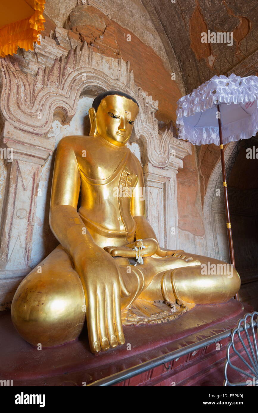 Statua del Buddha, Htilominlo Pahto tempio, Bagan (pagano), Myanmar (Birmania), Asia Foto Stock