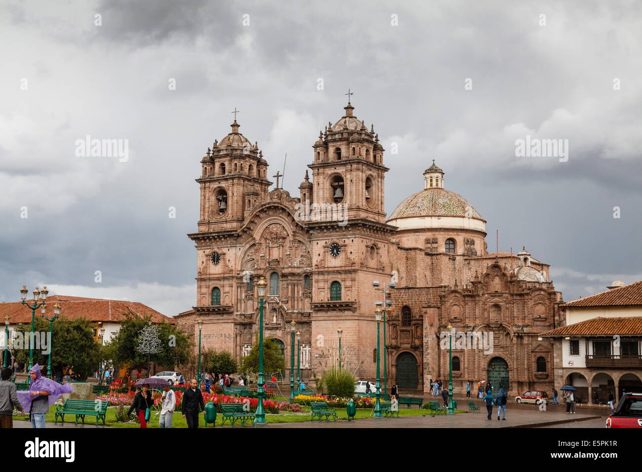 Vista la Iglesia de La Compania de Jesus chiesa sulla Plaza de Armas, Cuzco, Sito Patrimonio Mondiale dell'UNESCO, Perù, Sud America Foto Stock