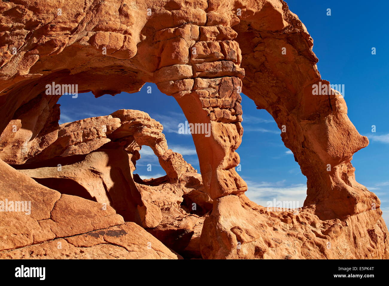 Pretzel Arch, la Valle del Fuoco del parco statale, Nevada, Stati Uniti d'America, America del Nord Foto Stock