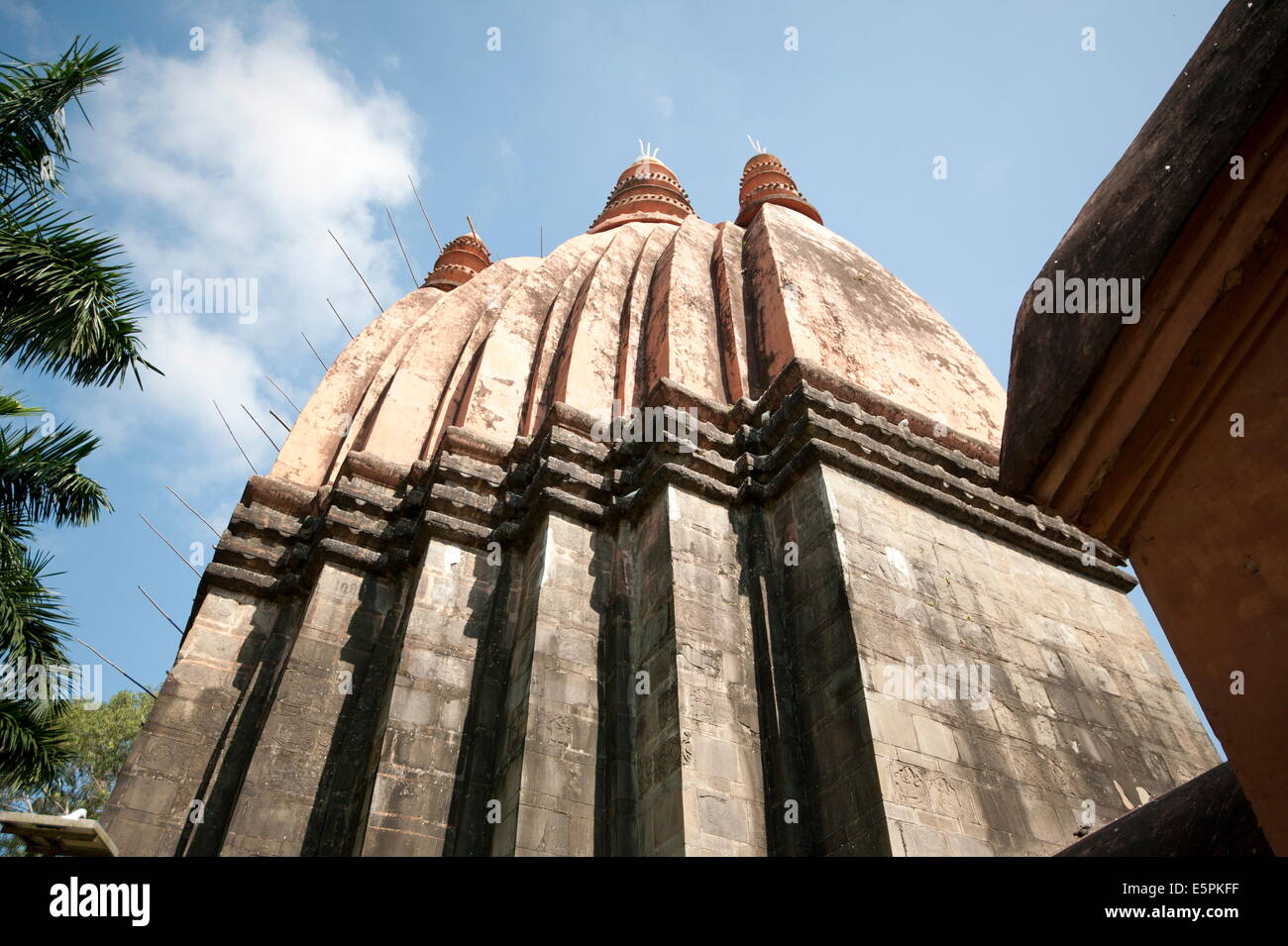 Sivadol Mandir, tempio costruito nel 1734 e dedicato al dio indù Siva, Sivasagar, Assam, India, Asia Foto Stock