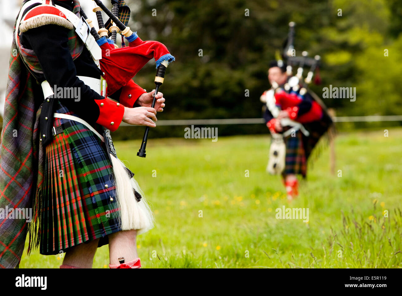 Cornamuse giocatori di Atholl Montanari reggimento, all'impiego privato del duca di Atholl, uno dei due eserciti privati Foto Stock