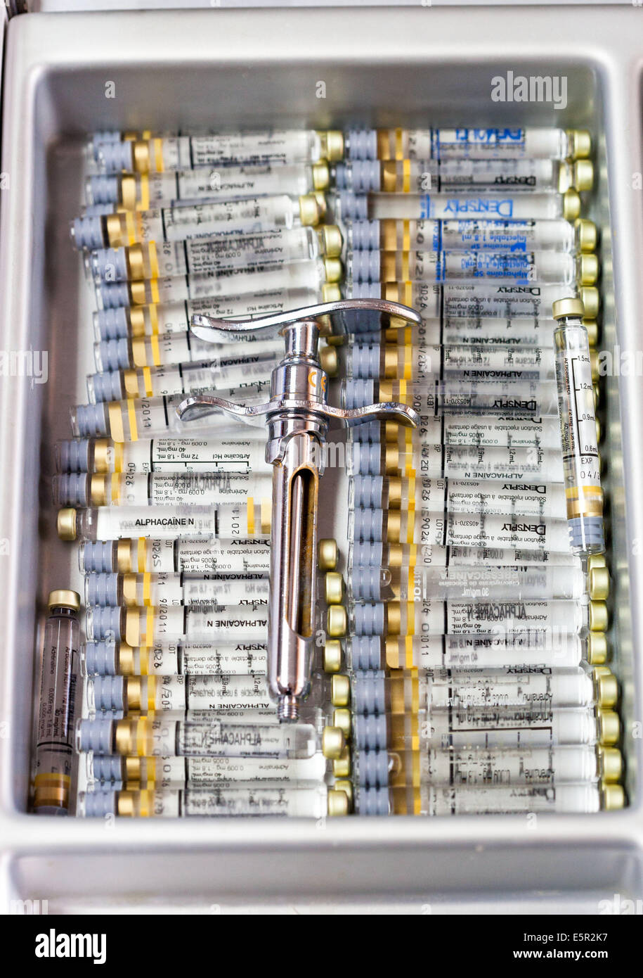 Siringa utilizzata per l'odontoiatria anestesia locale. Foto Stock