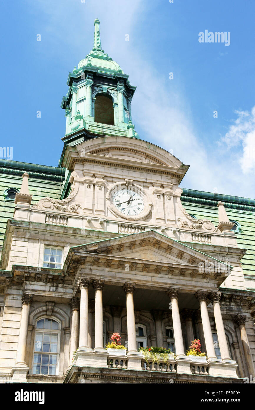 Dettaglio superiore della facciata di Montreal City Hall, Québec, Canada. Foto Stock