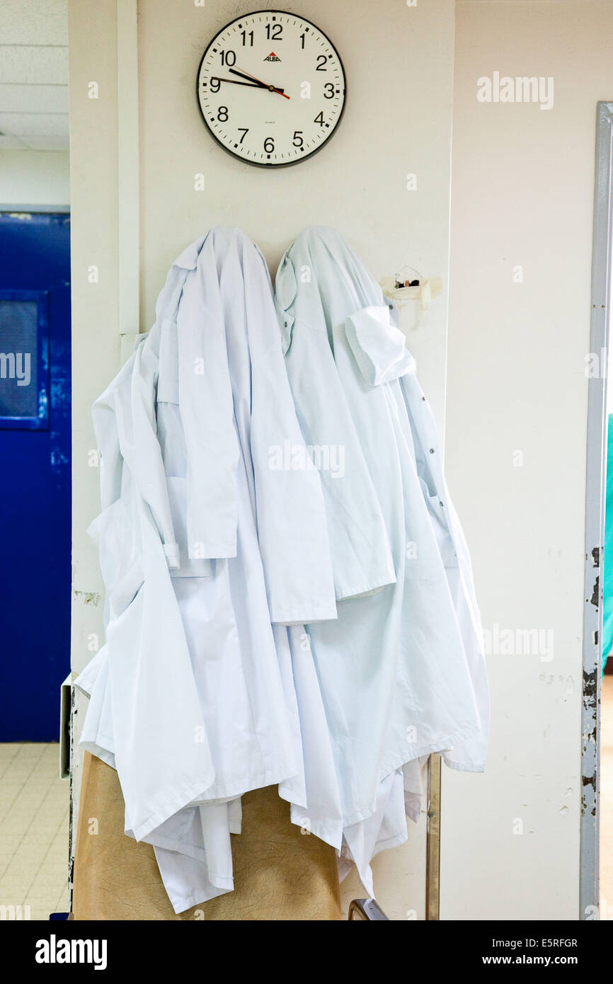 Camici bianchi, reparto di maternità, Ospedale Cochin, Parigi, Francia. Foto Stock