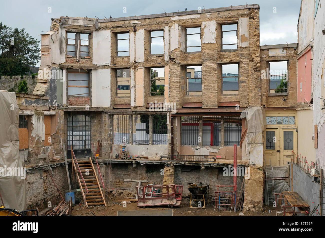 Edificio abbandonato, avranches, Normandia, Francia Foto Stock