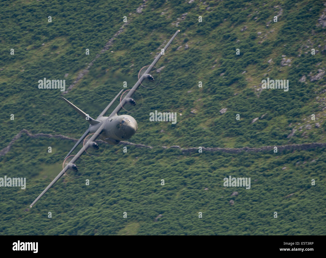 MC-130 combattere Taloni bassa formazione di volo in Galles Foto Stock