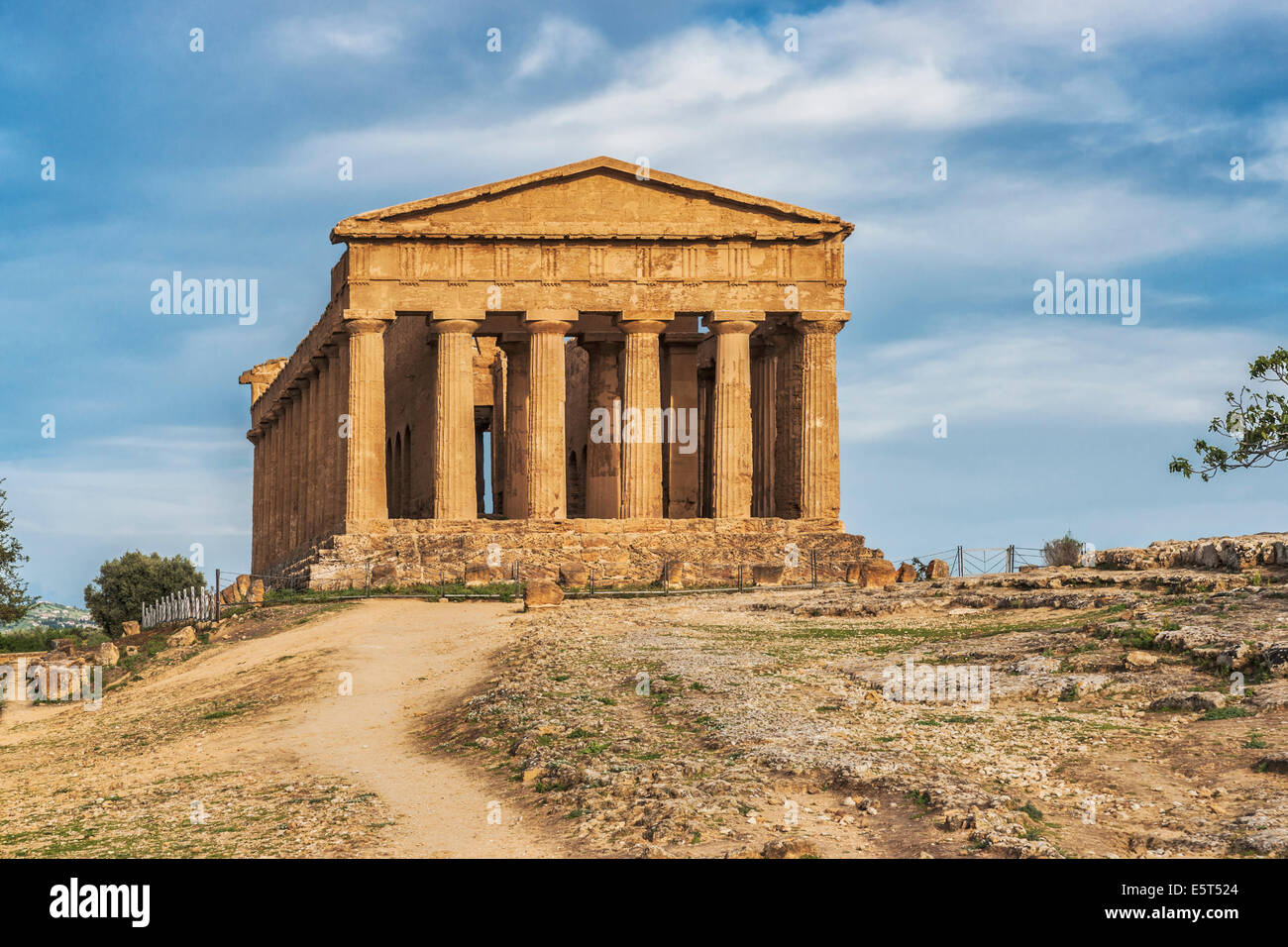 Il Tempio della Concordia è stato costruito circa 440 a 430 BC, la Valle dei Templi, Valle dei Templi, Agrigento, Sicilia, Italia, Europa Foto Stock