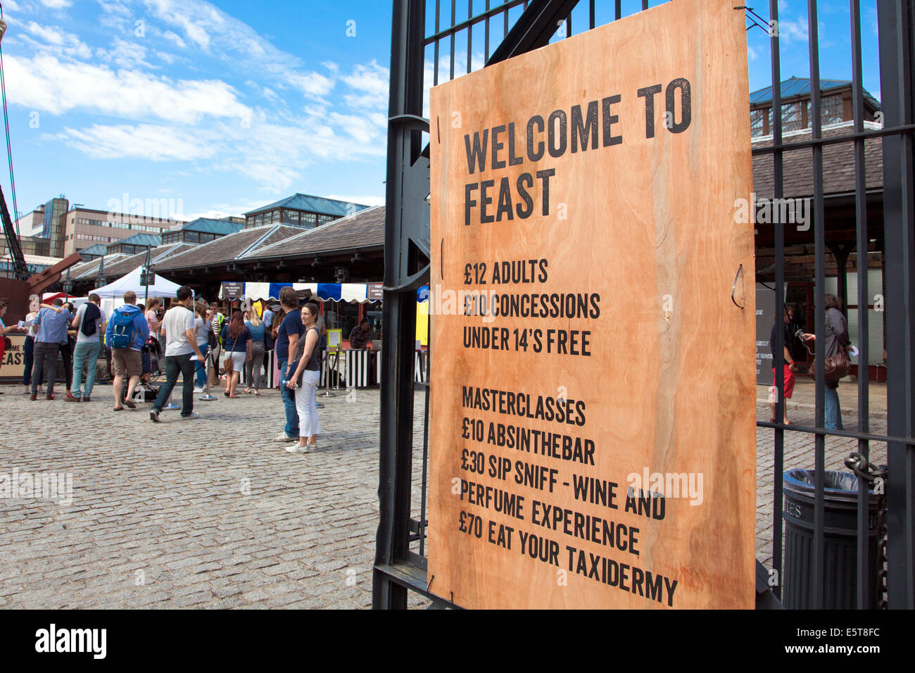 Londra, Inghilterra - 3 agosto 2014 "festa" food festival mette in mostra il meglio di Londra i ristoranti e il cibo di strada Foto Stock