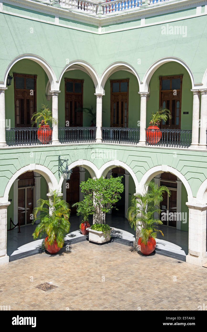 Cortile interno del Palazzo dei Governatori ora Municipio Merida Yucatan Messico Foto Stock