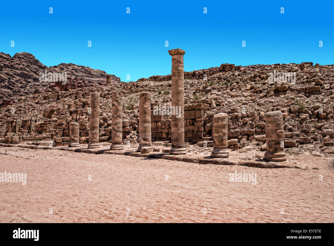 Bella rossa di formazioni rocciose di Petra in Giordania. Foto Stock