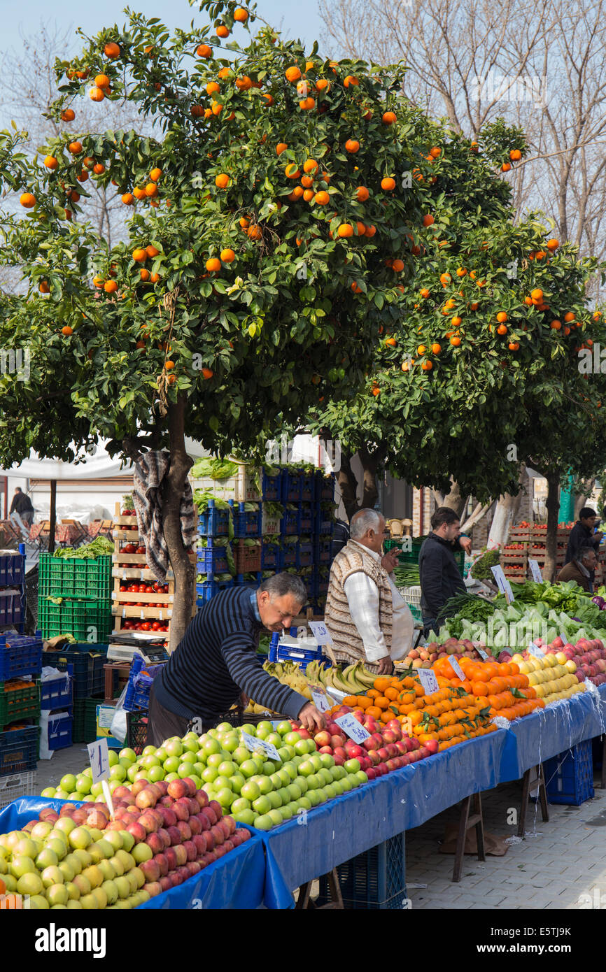 Bancarelle di frutta nel mercato Selçuk Turchia Foto Stock