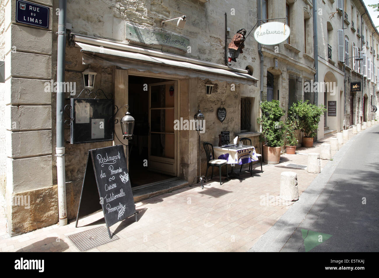 Avignon.Francia.tipico ristorante francese.scenario francese Foto Stock