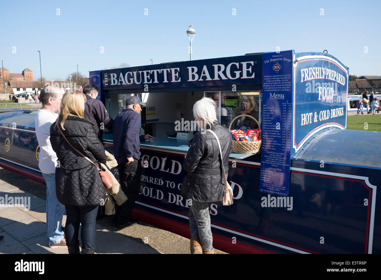 Baguette Venditore Barge Canal Boat Stratford Upon Avon Regno Unito Regno Unito Inghilterra Gran Bretagna Foto Stock