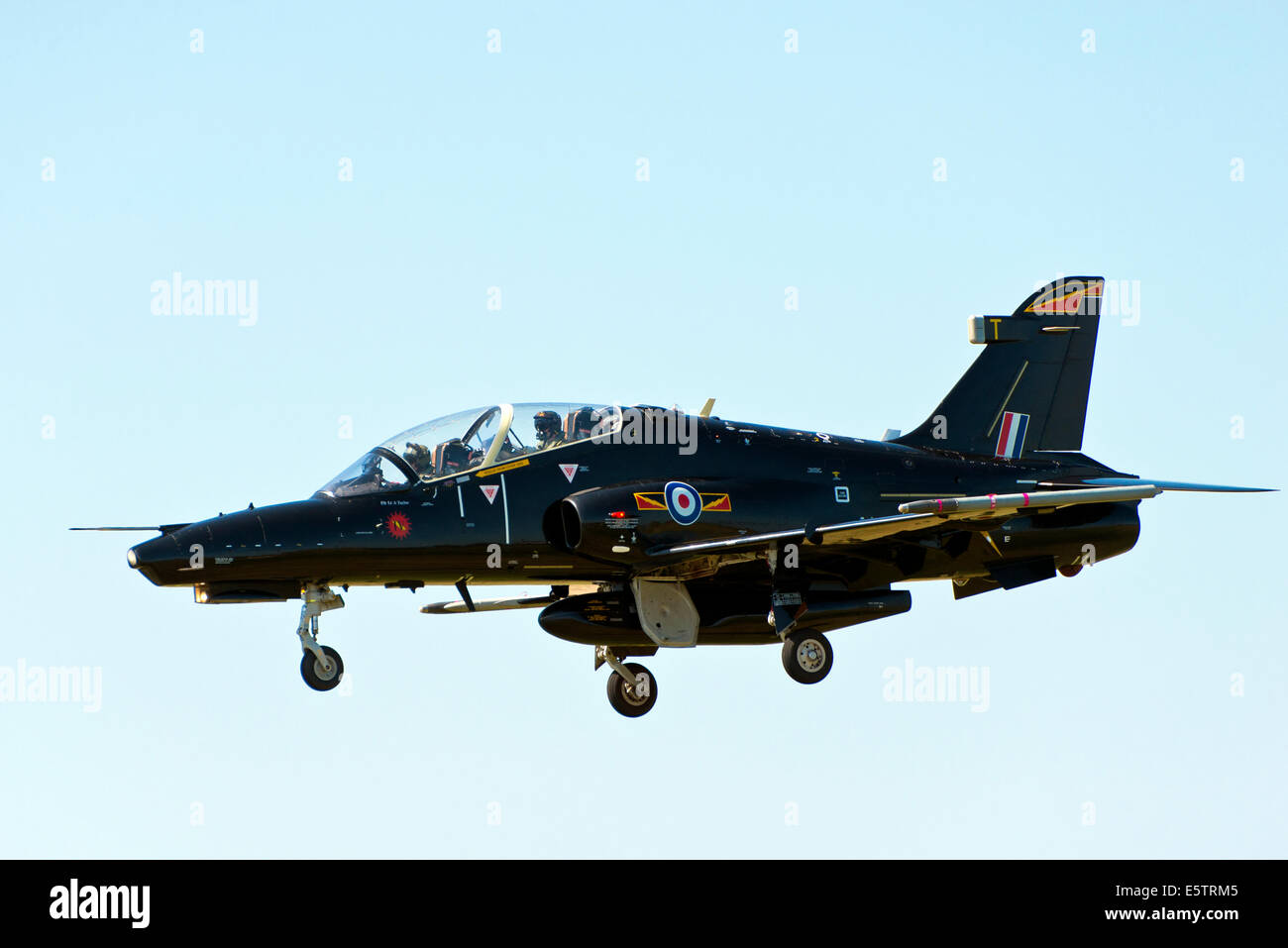 Raf Valley Anglesey North Wales UK. Hawk getto veloce T2 ZK029 approccio di atterraggio Foto Stock