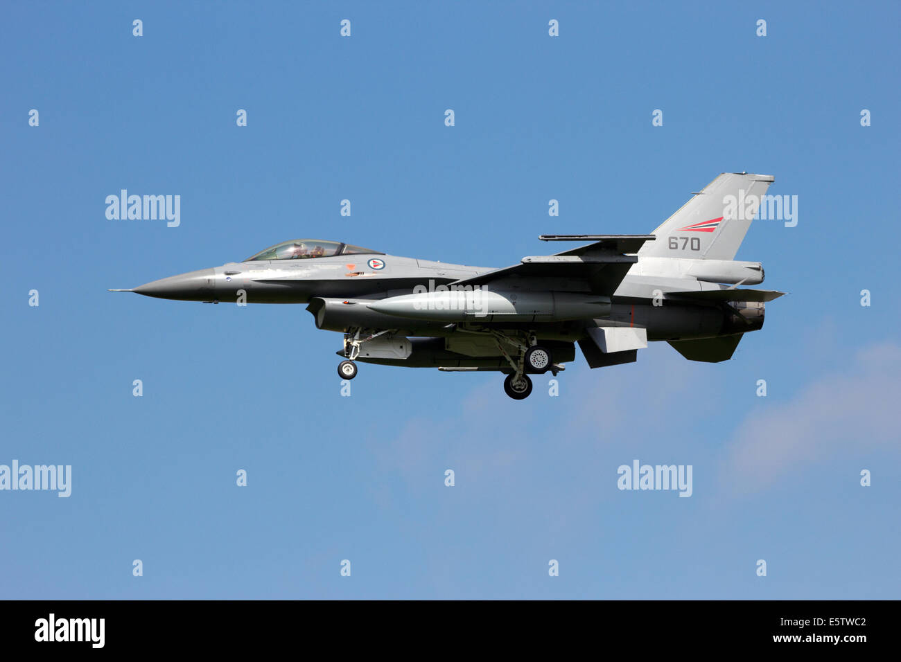 Norwegian Air Force Lockheed F-16 di sbarco Foto Stock