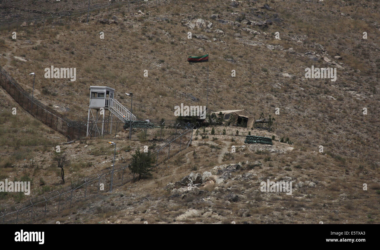 A Kabul, Afghanistan. Il 6 agosto, 2014. Una guardia della torre di controllo è visibile all'interno della National Defence Academy a Kabul, Afghanistan, il 6 agosto 2014. Due attacchi di insider presumibilmente organizzato da militanti talebani contro il personale di sicurezza in Afghanistan hanno rivendicato almeno otto vive tra cui sette poliziotti afghani e un due stelle esercito degli Stati Uniti in generale negli ultimi due giorni. Credito: Ahmad Massoud/Xinhua/Alamy Live News Foto Stock