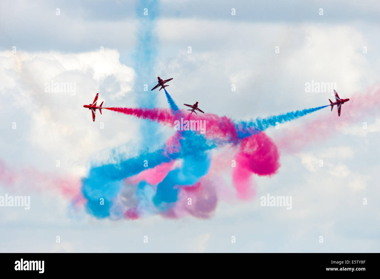 Dimostrazione di RAF team frecce rosse di eseguire presso la Dutch Air Force Open Day. Foto Stock