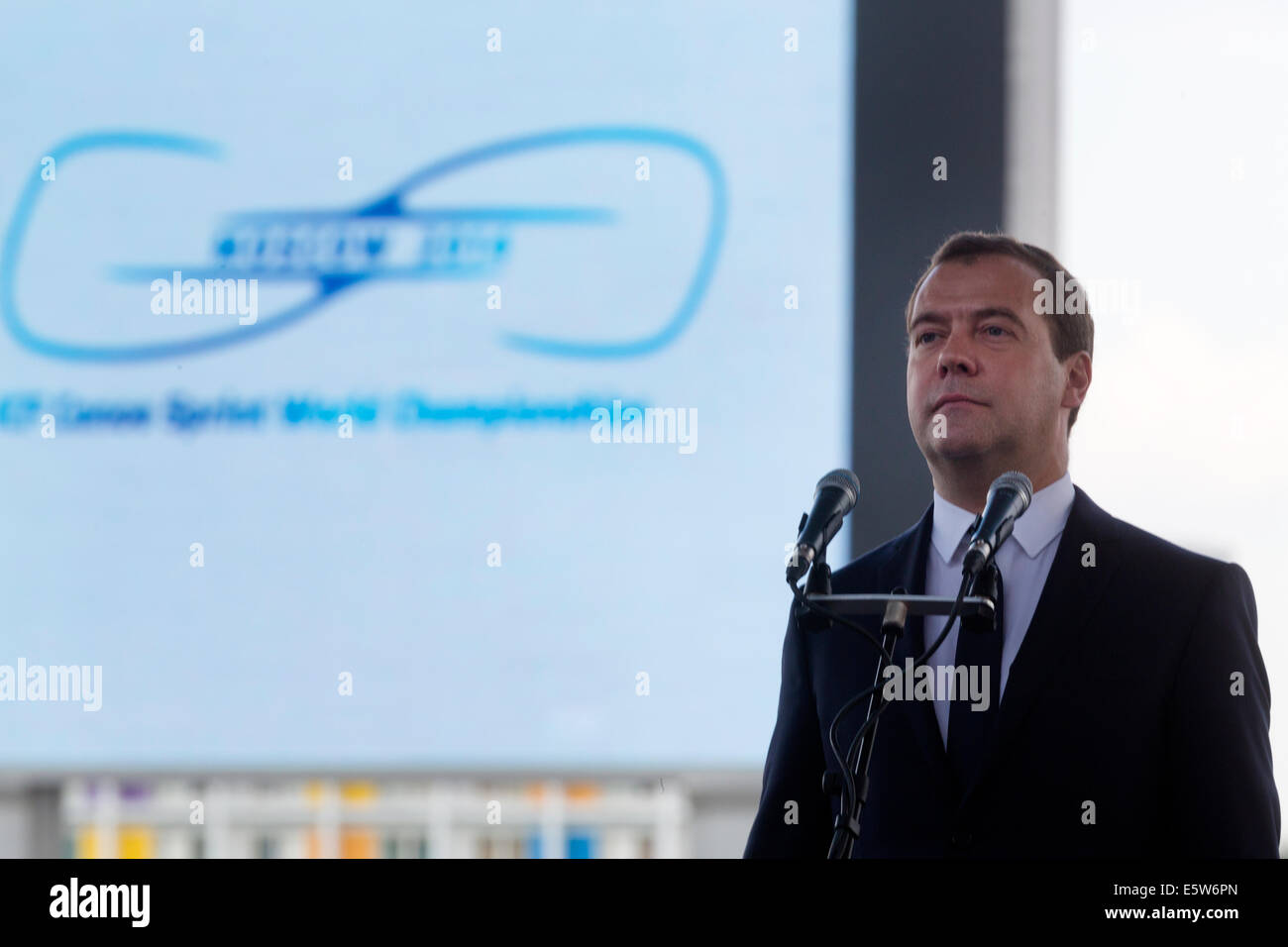 Mosca, Russia. Il 6 agosto, 2014. Primo Ministro russo Dmitry Medvedev durante la cerimonia di apertura della canoa Sprint World Championship Credito: Nikolay Vinokurov/Alamy Live News Foto Stock