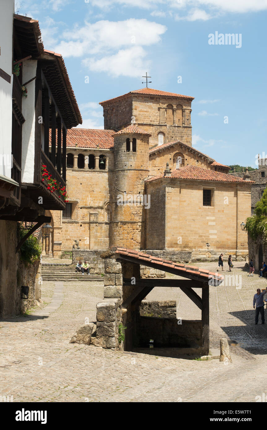 Il vecchio lavatoio nei pressi di Santa Giuliana chiesa collegiata, Santillana del Mar, Cantabria, nel nord della Spagna, Europa Foto Stock