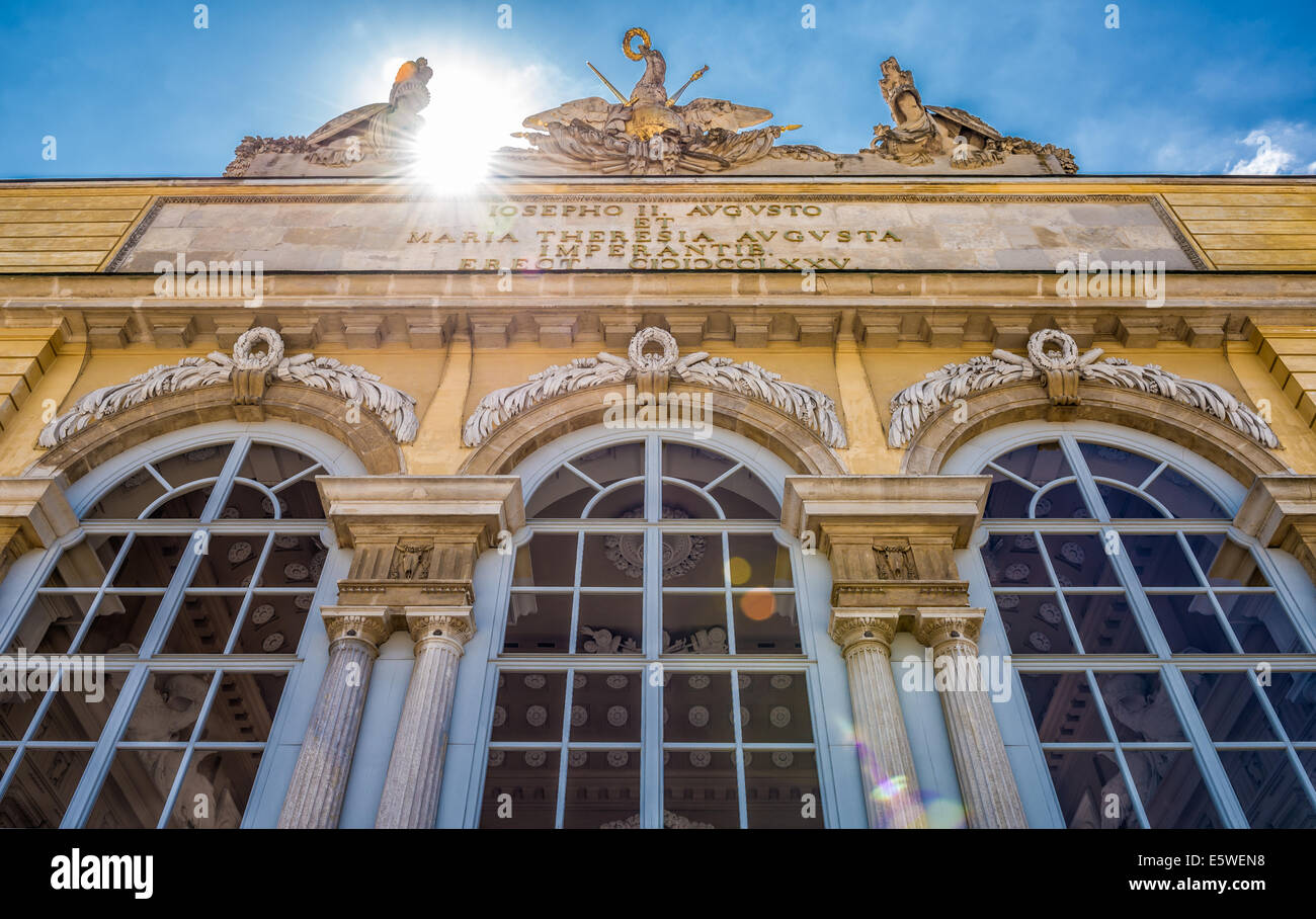 Palazzo di Schonbrunn Giardino Gloriette di Vienna. Esso è stato utilizzato come sala da pranzo e la sala del festival per l'imperatore Franz Joseph. Foto Stock