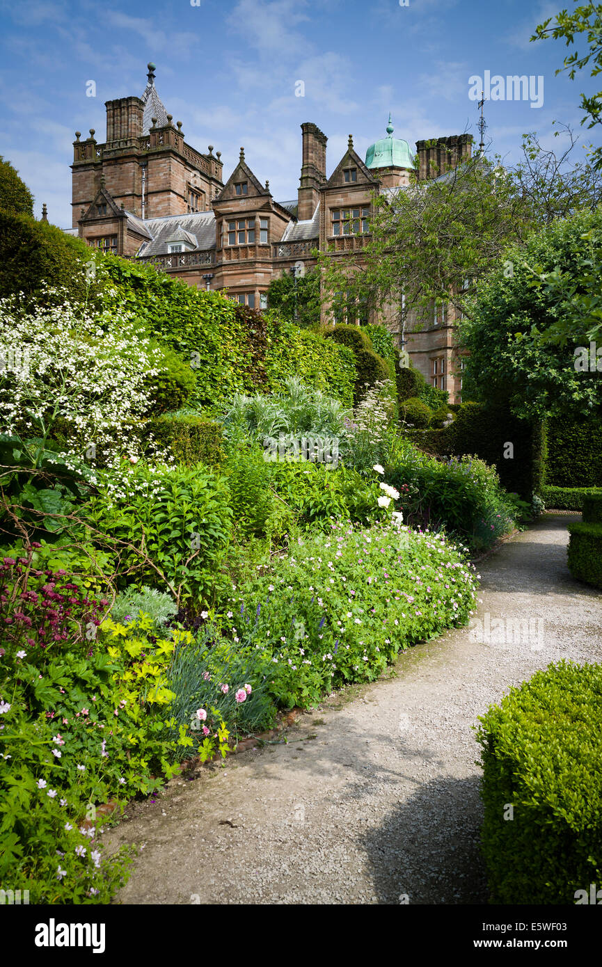 Holker Hall gardens e casa in Cumbria Regno Unito Foto Stock