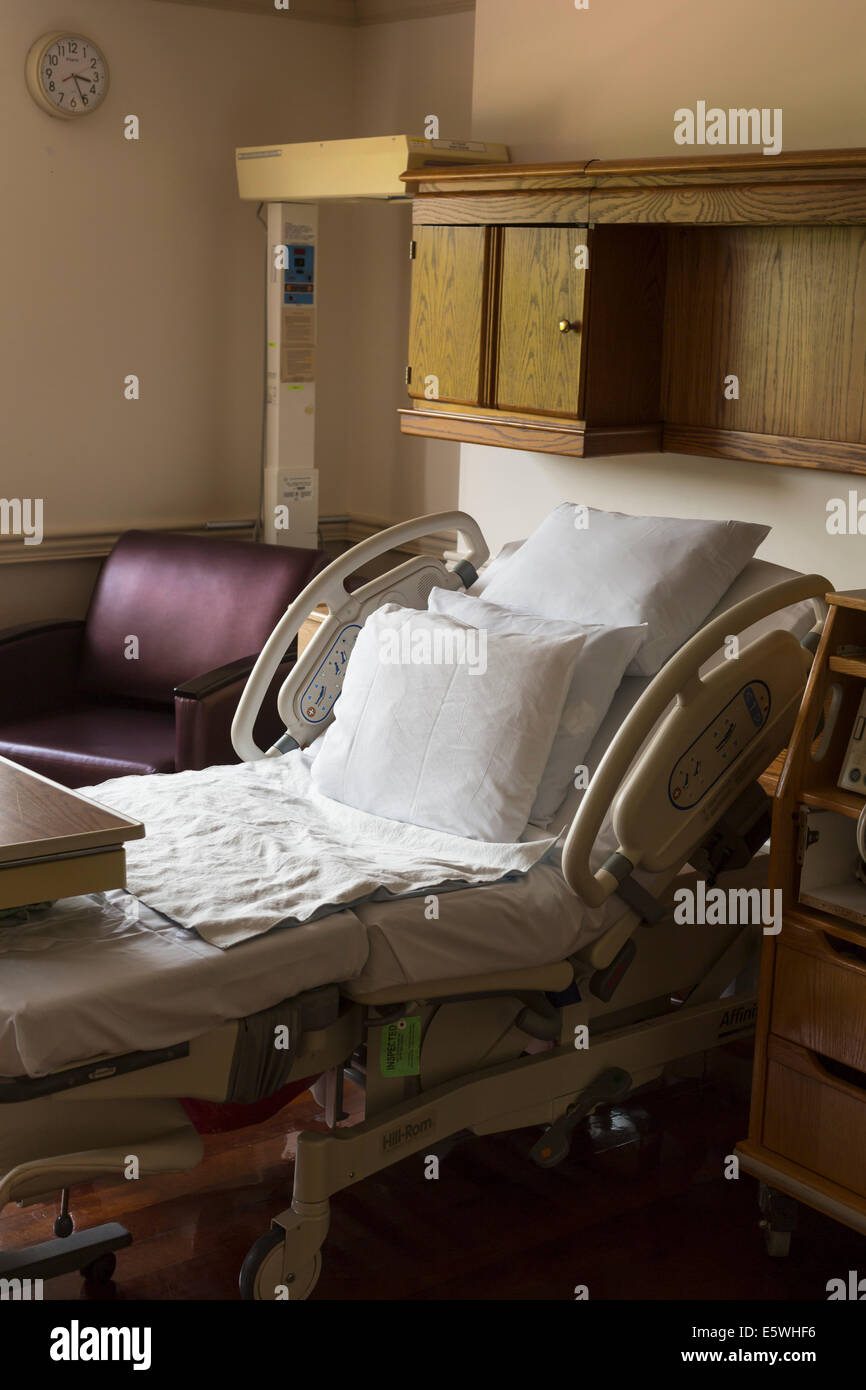 Vuoto letto di ospedale negli Stati Uniti ospedale di maternità Foto Stock
