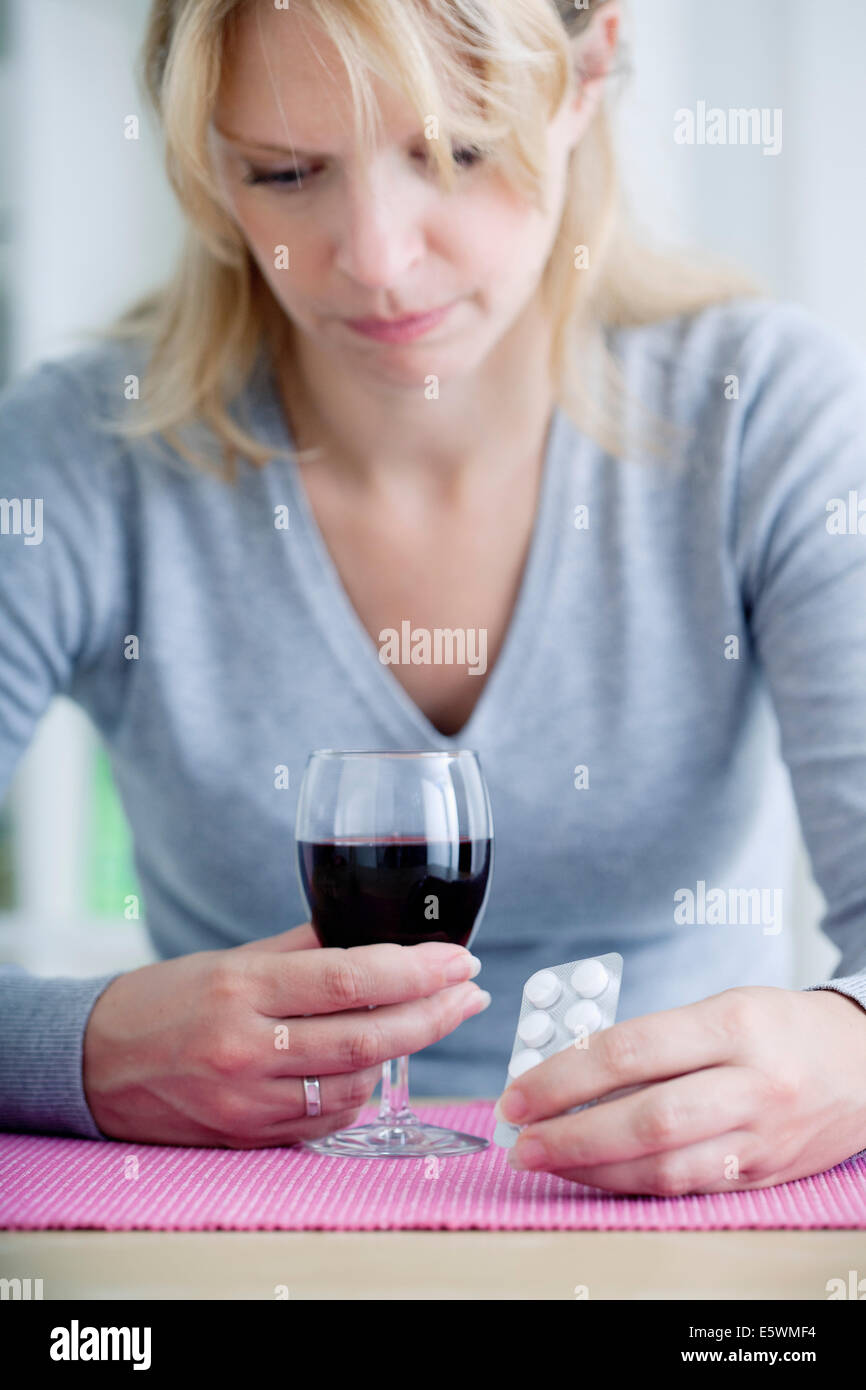 Alcol e droga Foto Stock