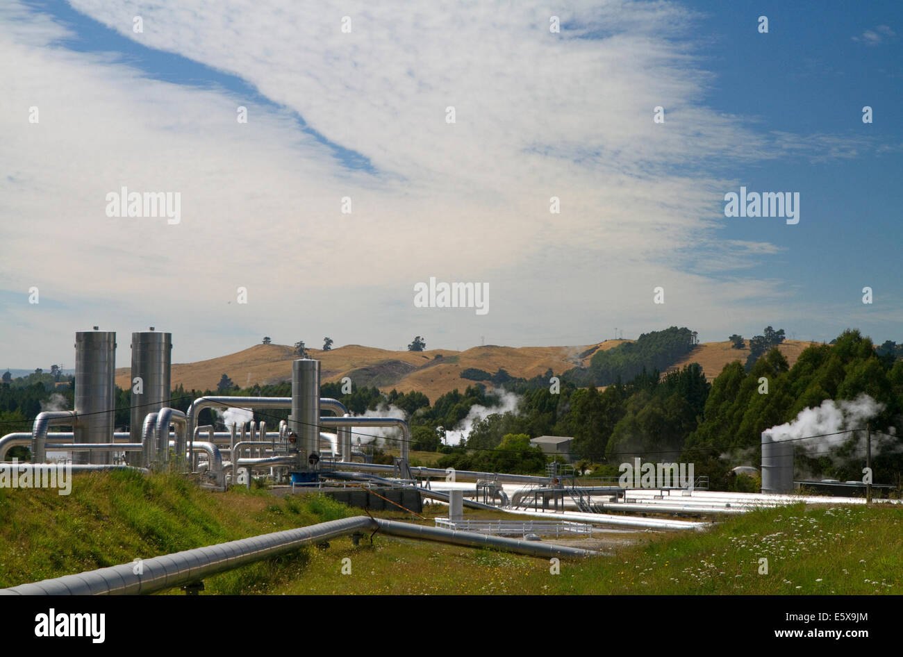 Il Wairakei Power Station crea la geotermia, situato a nord di Taupo, regione di Waikato, Isola del nord, Nuova Zelanda. Foto Stock