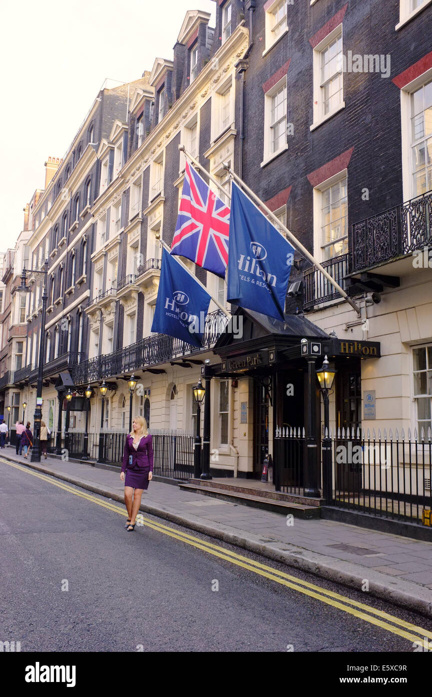 Hilton Hotel su Half Moon Street, Mayfair, Londra Foto Stock