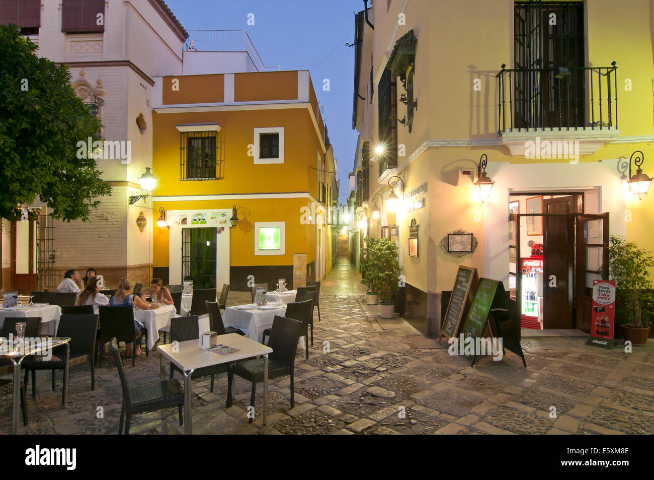 Il quartiere di Santa Cruz, ristorante tipico, Siviglia, regione dell'Andalusia, Spagna, Europa Foto Stock