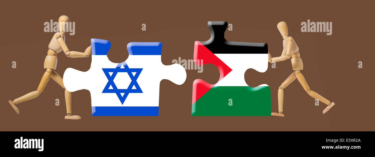 Due figurine costringendo Israele e il popolo palestinese i pezzi del puzzle insieme Foto Stock