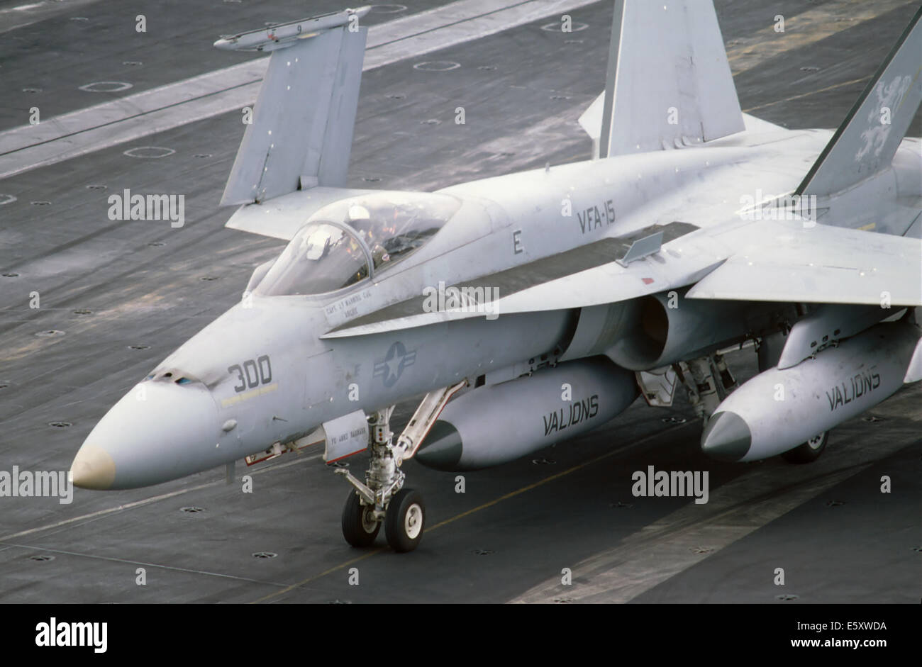 Bombardiere da combattimento F 18 'Hornet' a bordo della US Navy portaerei Roosevelt nel Mare Mediterraneo Foto Stock