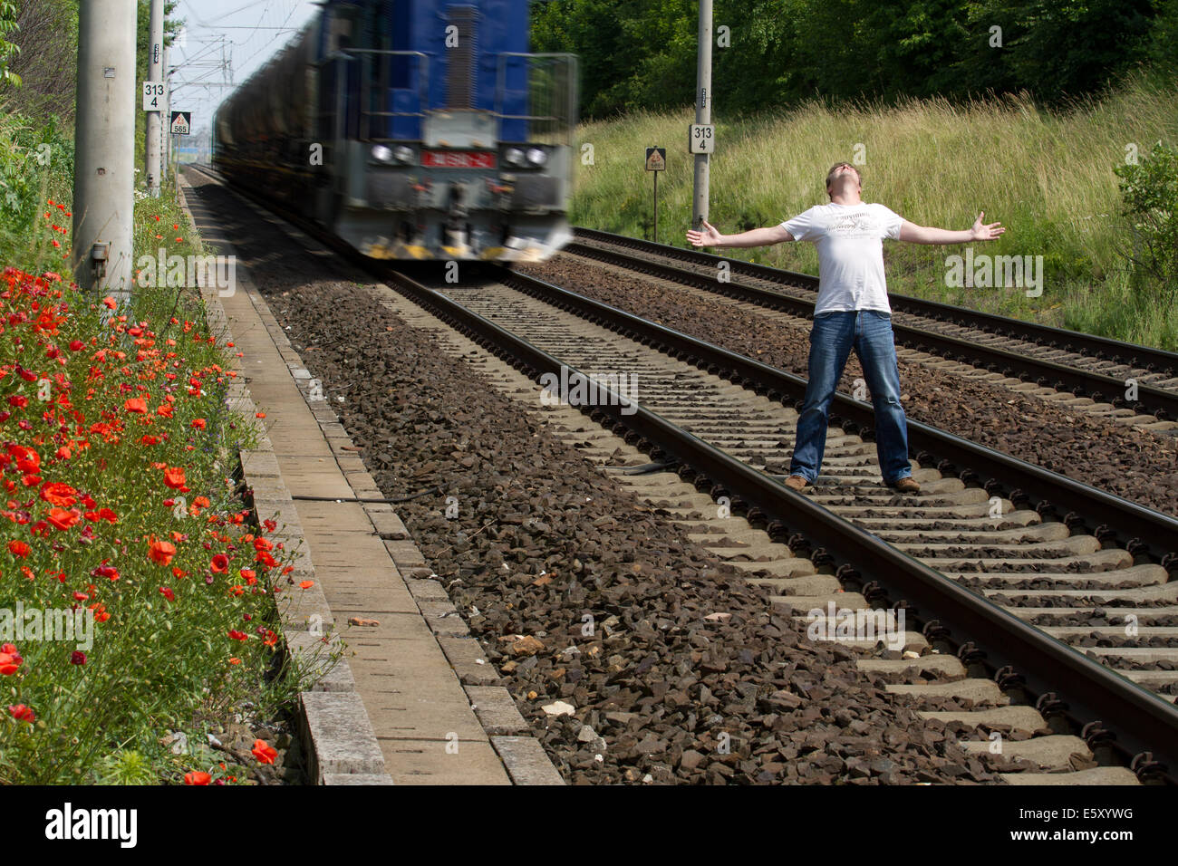 Il suicidio sulla linea ferroviaria - corridoi ferroviari di Praga - Pardubice, Přelouč, Repubblica Ceca Foto Stock