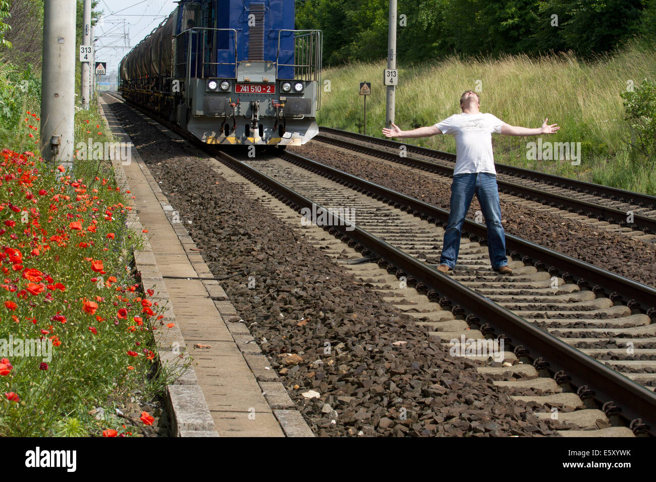 Il suicidio sulla linea ferroviaria - corridoi ferroviari di Praga - Pardubice, Přelouč, Repubblica Ceca Foto Stock